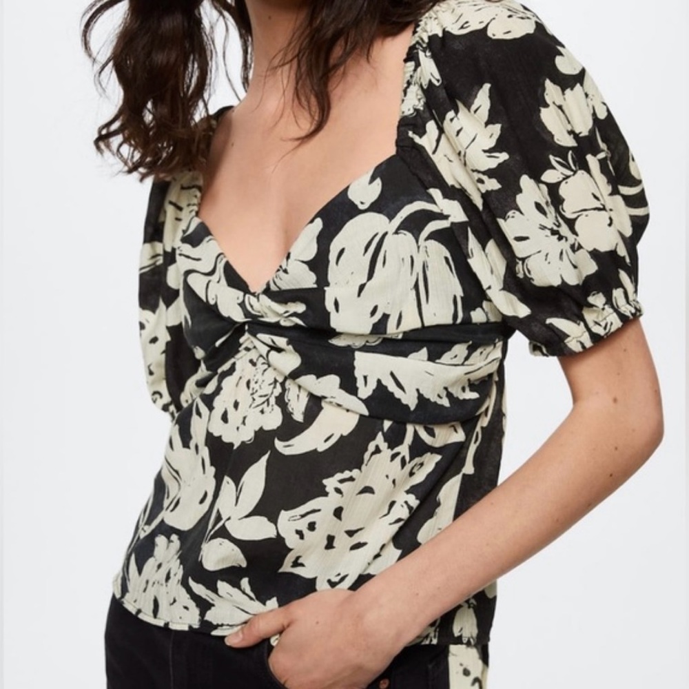 Mango black/ivory puff sleeve open back floral top - Picture 5 of 11